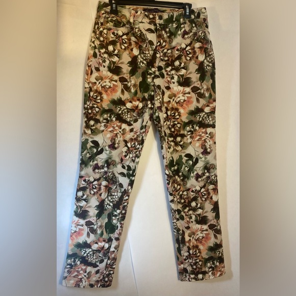 Gloria Vanderbilt "Amanda" High Waisted Straight Leg Floral Patterned Jean Pants - Picture 1 of 12